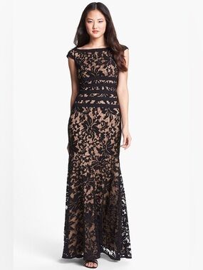 Textured Lace Mermaid Gown
Tadashi Shoji